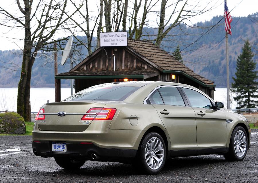  Ford Taurus 2012 года  (фото 31 из 39)